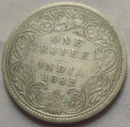 QUEEN VICTORIA- 1 RUPEE INDIA 1882 SILVER COIN (USED)