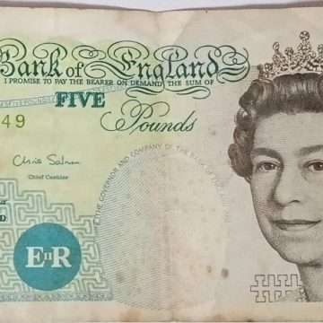ENGLAND Currency 5 POUNDS 2016 (Used)
