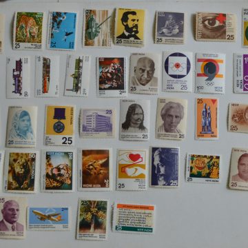 1976 Complete year pack  37  Stamp (Hinged/Gum washed)