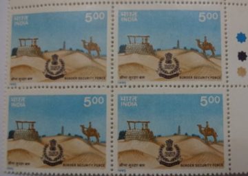 Desert outpost & BSF Personnel on camel (Hinged gumwash Block of 4 TL)
