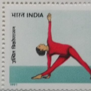 Utthita Trikonasana  (Traffic Light Stamp)