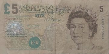 ENGLAND Currency 5 Pounds 1780-1845 (Slightly damaged Used)