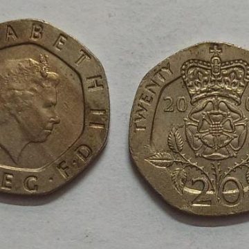 UK 20 Pence Coin 2006 (USED)