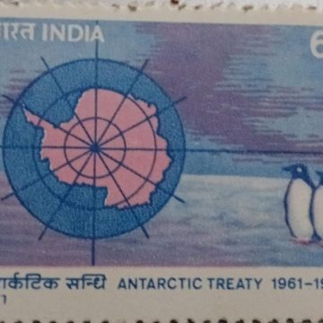 30th Anniversary of Antarctic Treaty:Adelie Penguin Rs.5_Cut Setenant