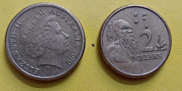 AUSTRALIA 2 DOLLARS 2010 USED COIN