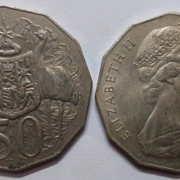 AUSTRALIA 50 CENTS 1974 USED COIN